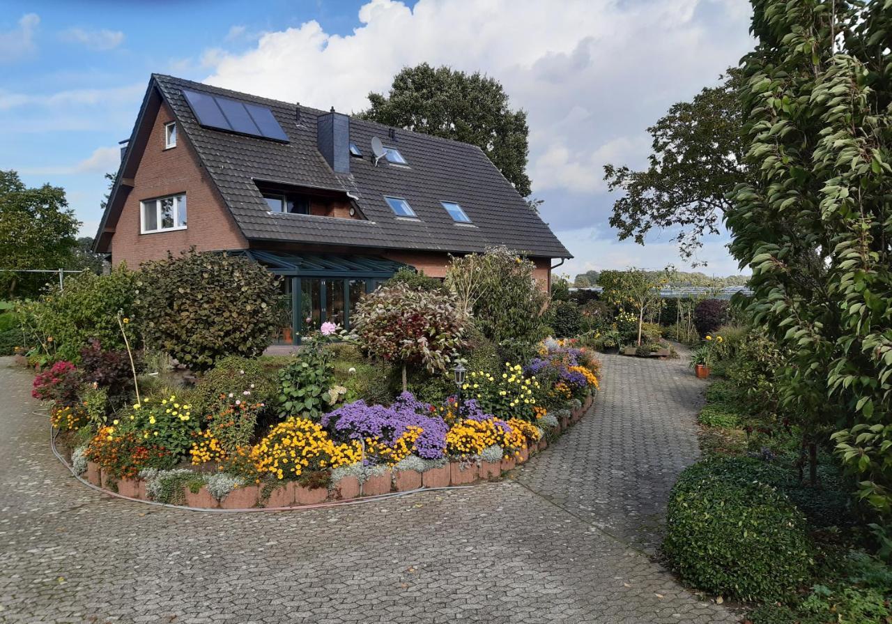 Ferienwohnung Van Den Berg レース エクステリア 写真